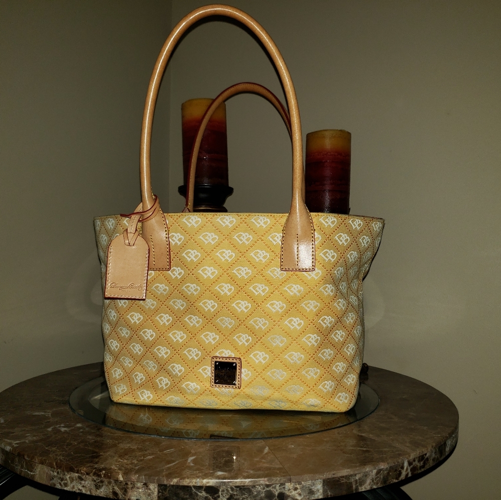 Dooney & Bourke Tote